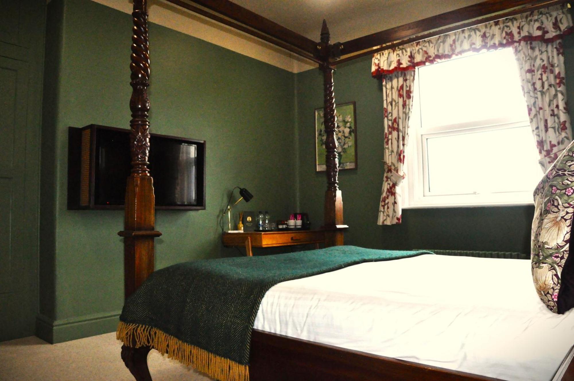 Eype's Mouth Country 3*