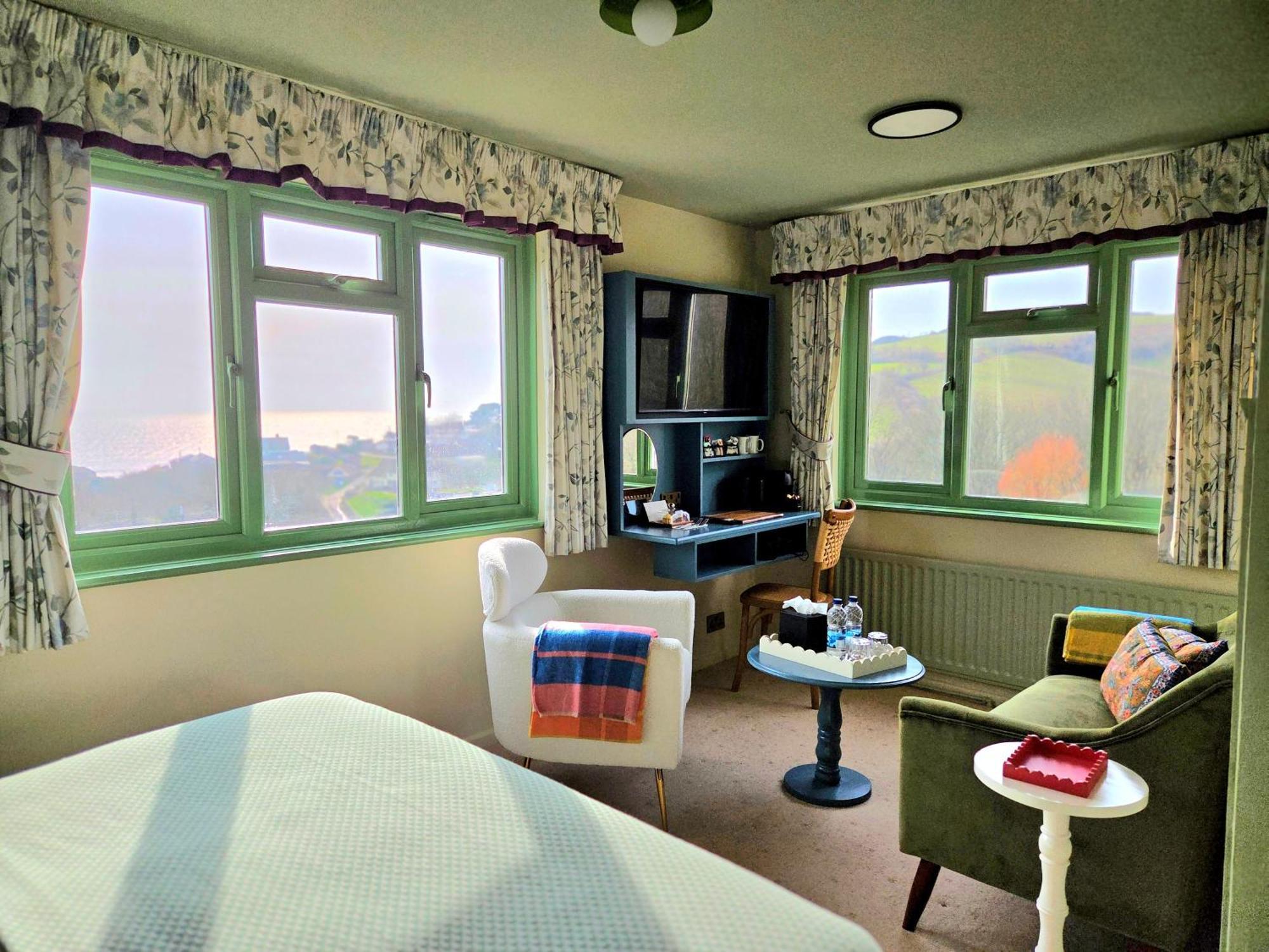 Eype's Mouth Country 3*